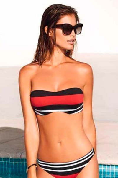 Bikini sin tirantes en rojo y negro