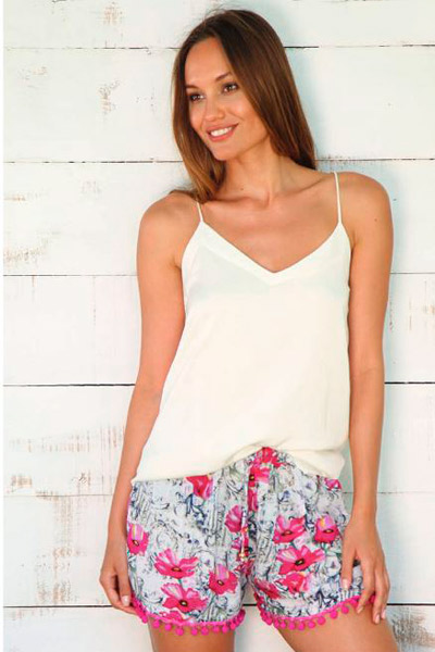 Shorts de verano con estampado floral